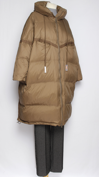 Пуховик дутый "Стропы" удлинённый бежевый до р.54