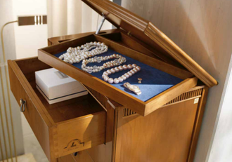 Комод высокий 7 ящиков, открываемой столешницей, потайным ящиком и решеткой для галстуков (L76*P45*h142) art.19.09 DESIDERI TOSATO