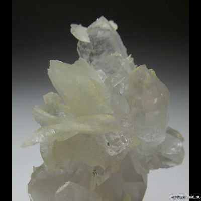 Анкерит на кварце. 50*31*19мм