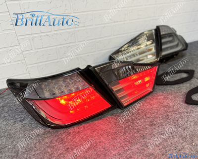 Стопы Toyota Camry 50 стиль BMW черные дымчатые