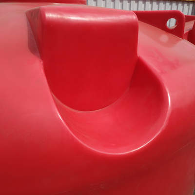 Место для врезки арматуры и погрузочная проушина на емкости КАС TR5000