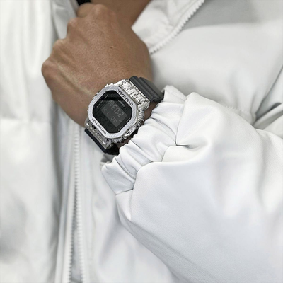 Часы Casio G-Shock GM-5600GC-1