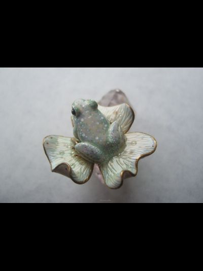 Кольцо с клевером и лягушкой "Принцесса Ия на листе Морока Трифолиума"