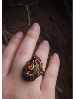 "Легенда Янтарного Подземелья", кольцо с курочкой и натуральным янтарём