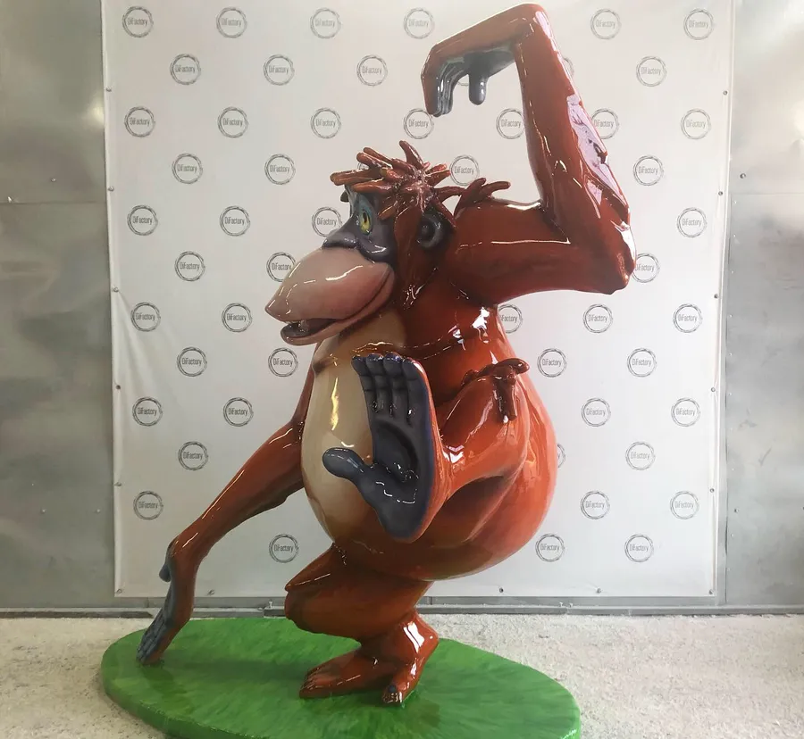 Персонаж мультфильма из стеклопластика