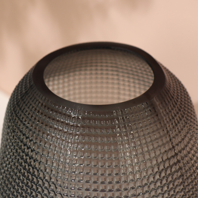 Ваза стеклянная темная, высота 26 см