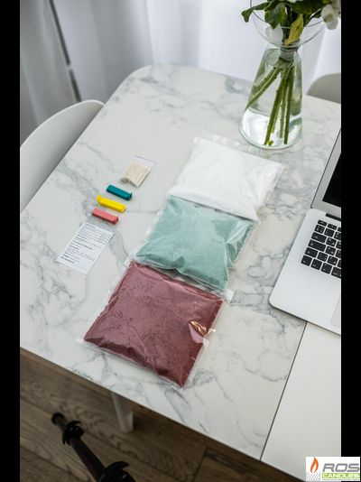 Набор цветных свечей: мятные "Мятный" - 1кг; красные "Терракот" - 1кг; белые "Бизнес" - 1кг