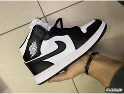 NIKE AIR JORDAN 1 BLACK/WHITE С МЕХОМ (35-45)
