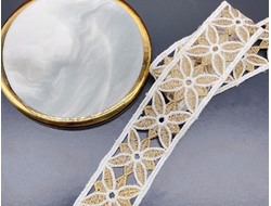 КРУЖЕВНАЯ ЛЕНТА, 3 СМ. АРТ. К-00025, 1 МЕТР. ЦВЕТ: Белый/золотистый