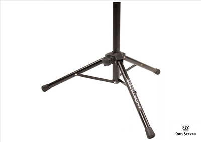 Картинка ног на подставке для нот Ultimate Support JS-MS200