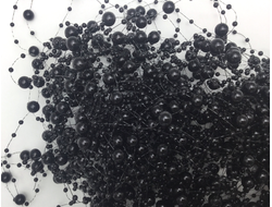 Бусинки на леске черные, продаются по 1 нити, длина нити 125 см, бусины 8 мм