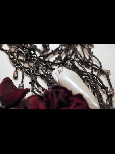 Коллекционное колье из фарфора "Сказочный сон принцессы Северного моря"