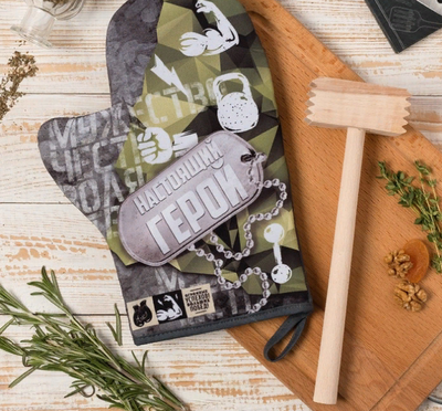 Подарочный мужской набор "Настоящий герой", варежка-прихватка 20х28см, молоток деревянный