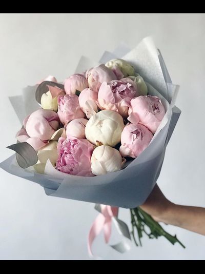 Букет из 15 пионов