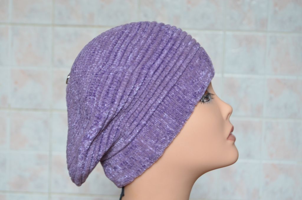 шапка из бархатной пряжи. шапка из велюровой пряжи спицами. шапка из велюровой пряжи спицами. шапка из ализе дольче. шапка из меховой пряжи.