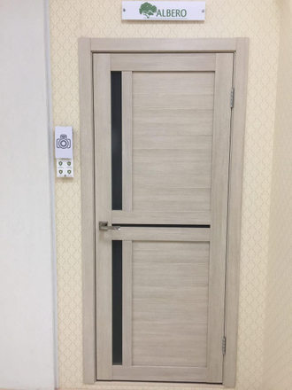 Дверь остекленная с покрытием экошпон "Кельн лиственница светлая"