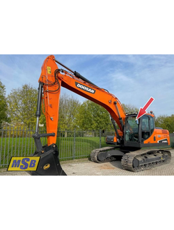 Стекло лобовое верхнее на Doosan DX190LCA, Doosan DX225LCA, Doosan DX300LCA