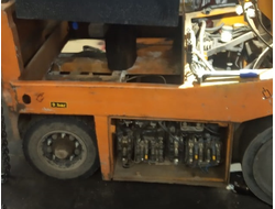 Замена аккумуляторной батареи погрузчика | фирма Ремонт