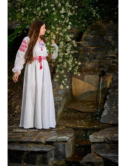 Платье с поясом "Девичье Сердце"