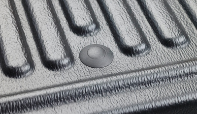 Пластиковый защитный вкладыш в кузов