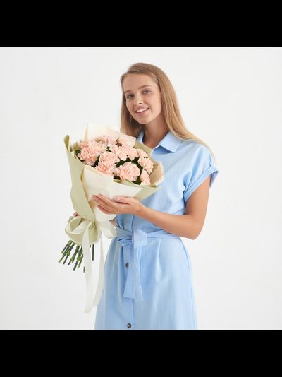 15 кремовых диантусов