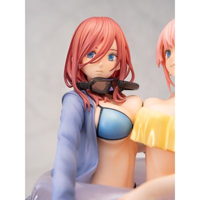 Фигурка 1/7 Мику Накано и Итика Накано (Miku Nakano,  Ichika Nakano)