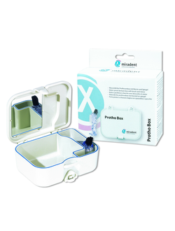 Футляр с щеткой для хранения, транспортировки и очистки зубных протезов Protho Box, Miradent.