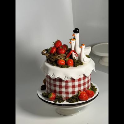 Торт с гусями