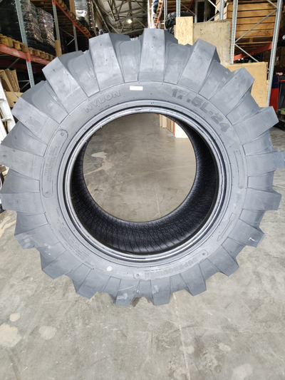 Шина на эксаватор 17.5L-24 12PR Superguider R-4 QH601