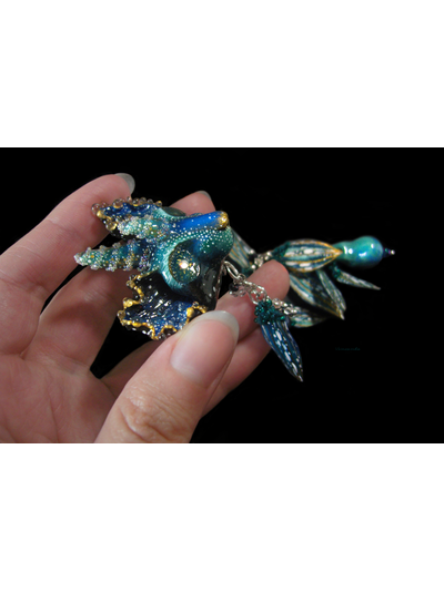 Брошь "Морской дракон из рода двурогих котов", украшение-талисман с длинной подвеской