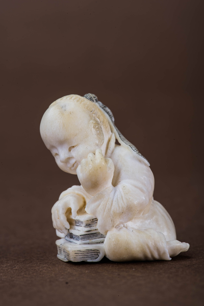 Нэцкэ "Юный монах"