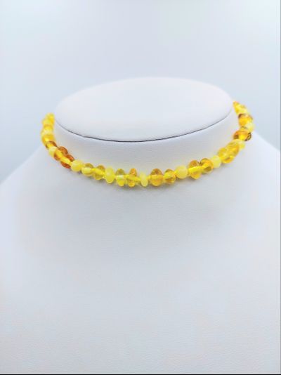 Детские бусы из обработанного янтаря через узелок арт.18