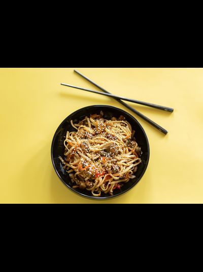 Пшеничная лапша Удон с овощами