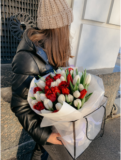 Красные тюльпаны "Поцелуй весны" 35