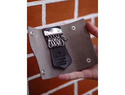 Ключница коричневого цвета KL-001 3