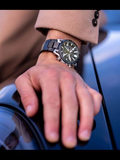 Часы Casio Edifice EQB-2000DC-1A