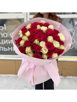 Объемный букет из роз 51шт