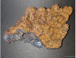 Гематит и лимонит. Средний Урал.