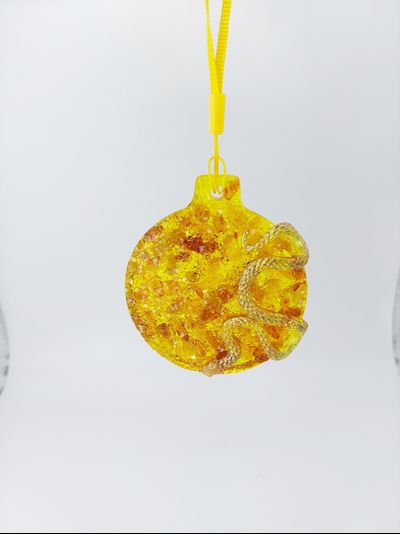 Новогодняя игрушка "Шар со змеей"