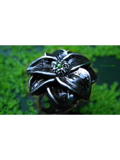 Необычное кольцо "Цветок из Долины Папоротников"