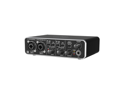 BEHRINGER UMC202HD