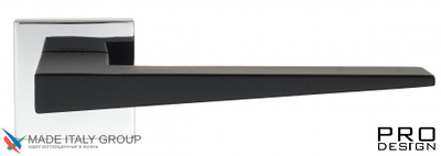 Дверная ручка Venezia Unique "PHILIP" полированный хром / черный (мягкое покрытие)