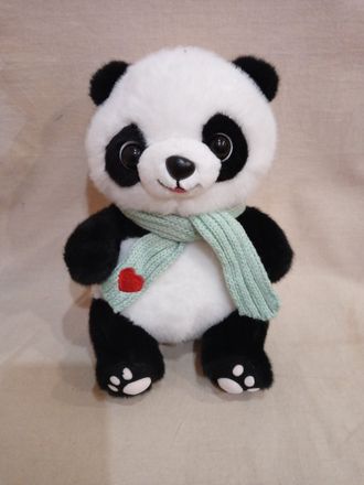 Панда с шарфом (22 см)