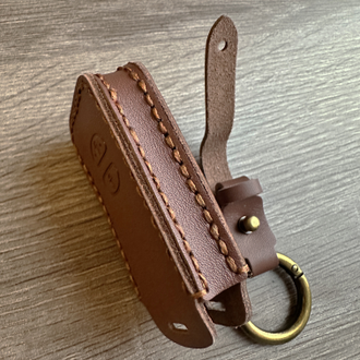 Коричневый чехол для ключа Toyota LC200, Prius, Prado с 2 кнопками (2009-2017)