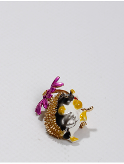 Брошь "Ёжик с ромахой"