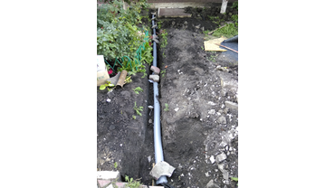 Установка камер видеонаблюдения с разрешением 4 мп 4К. Прокладка в трубах ПНД под газоном.