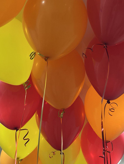 Шары красный, жёлтый, оранжевый 15 шт под потолок