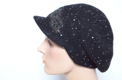 Черная вязаная кепка с пайетками и украшениями Италия Vizio 6978