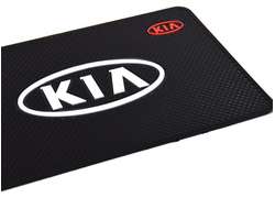 Коврик на торпеду с логотипом KIA
