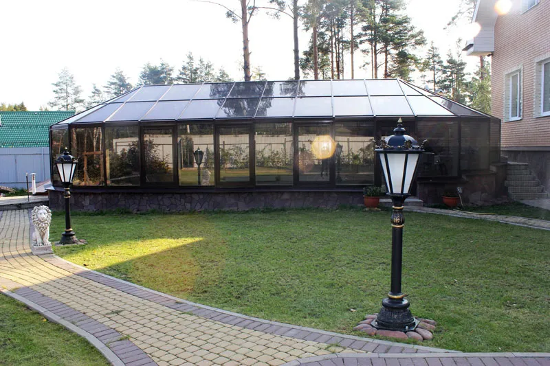 Стеклянный зимний сад на участке